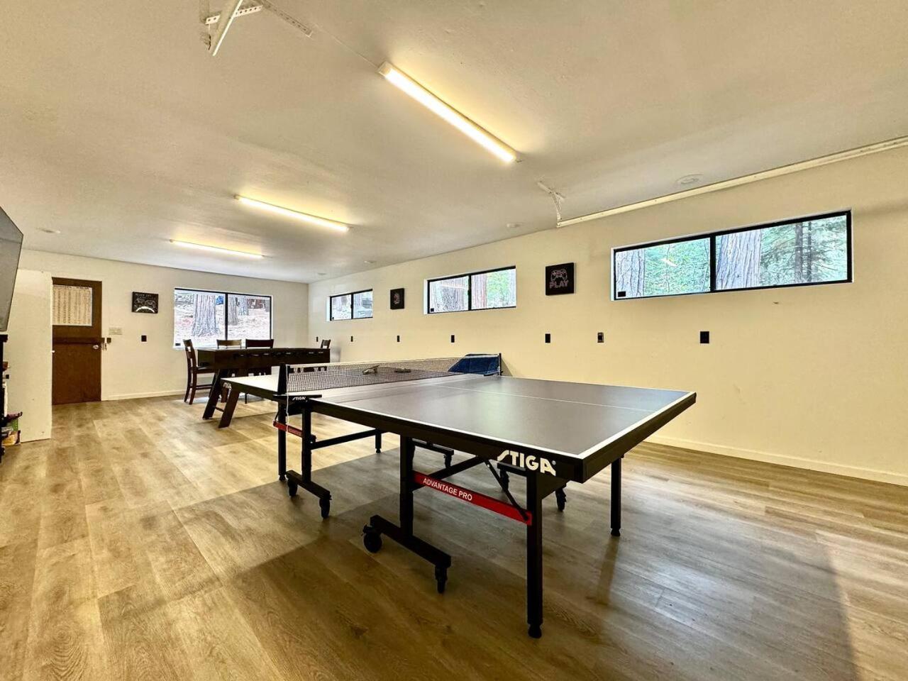 Cabin In The Trees-Game Room Pollock Pines Екстериор снимка